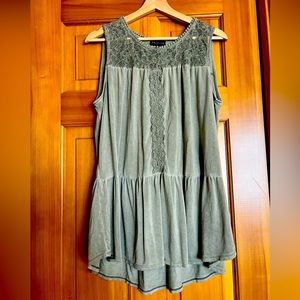 💥 3 for $20💥 Sage Green Tunic Top with Lace